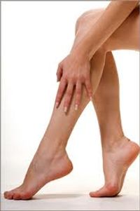 Harsen onderbenen met verzorgende en weldadige massage.